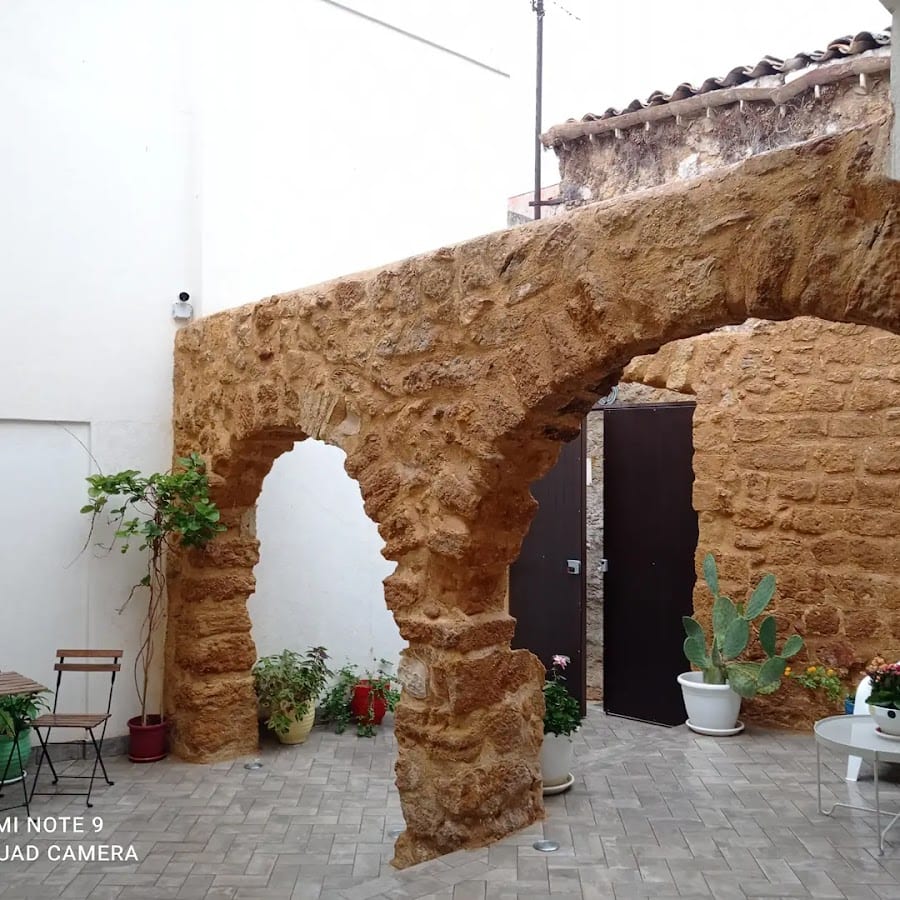 Cortile Baronello