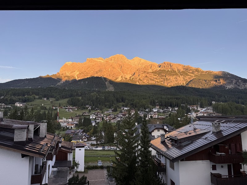 Eight Cortina