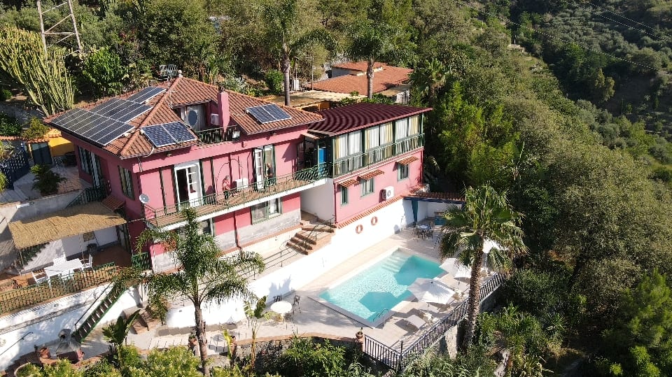Bed and Breakfast Alcantara Natura
