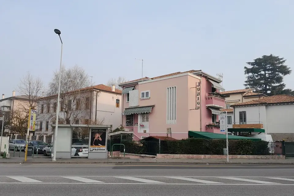 Hotel Junior
