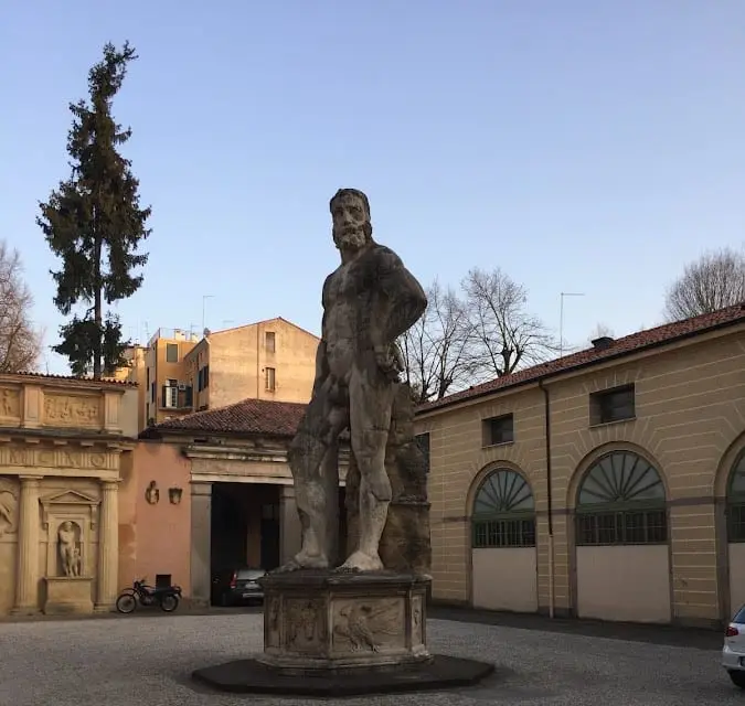 Palazzo Mantua Benavides