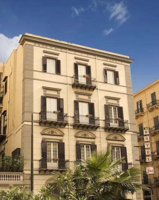 Hotel Joli