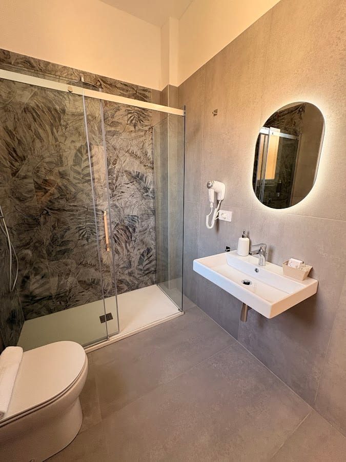 Casa Blanca Rooms & Suites