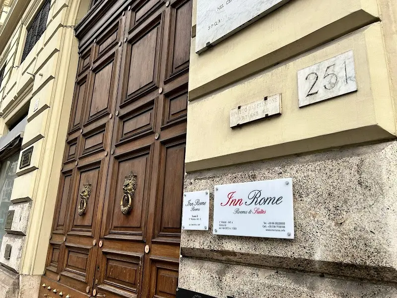 Inn Rome Rooms & Suites