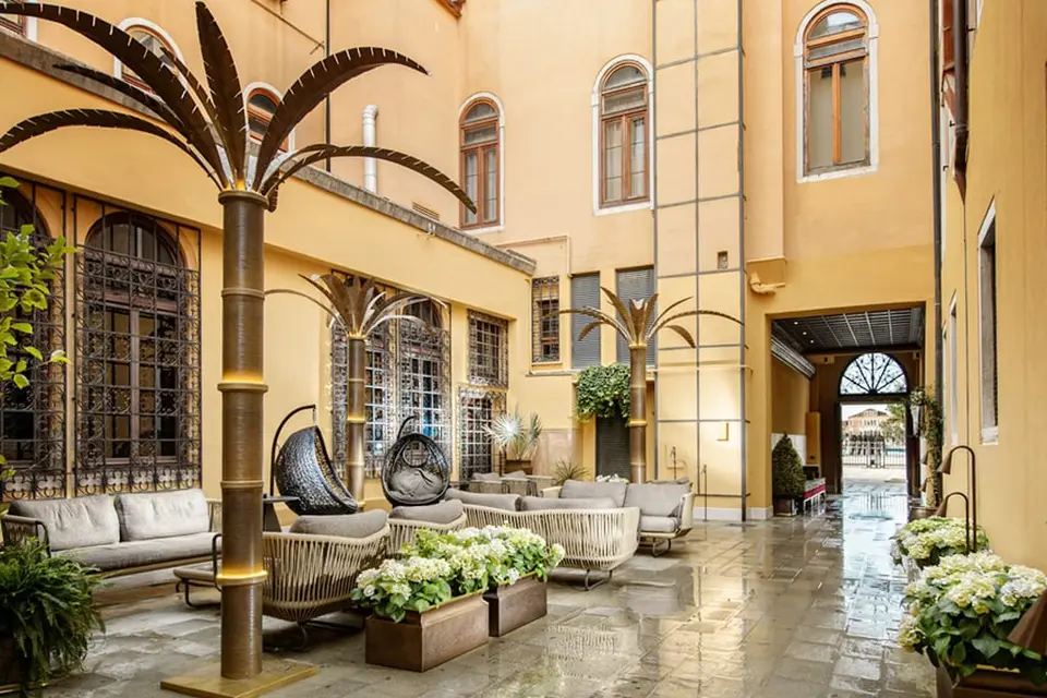 Palazzo Veneziano - Venice Collection