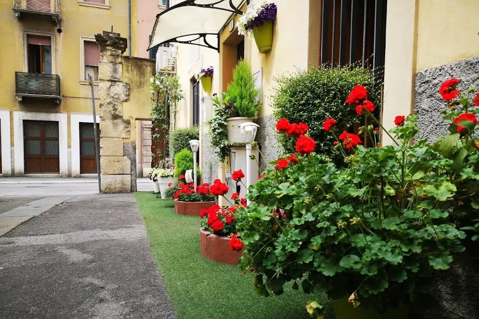 Giardino Giusti House & Court